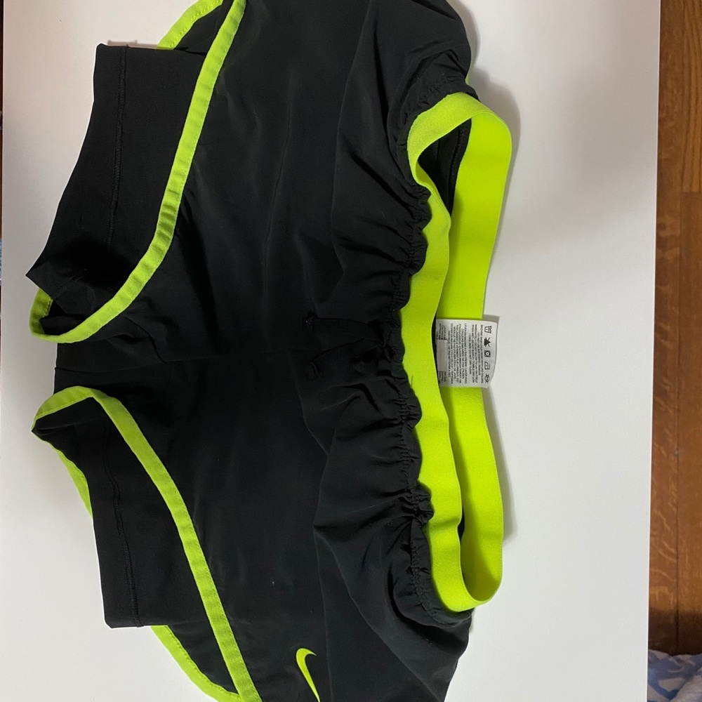 NIKE SHORTS!!